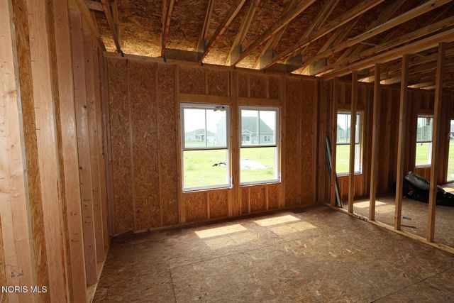 7741 Pilliod Road, Holland, OH 43528