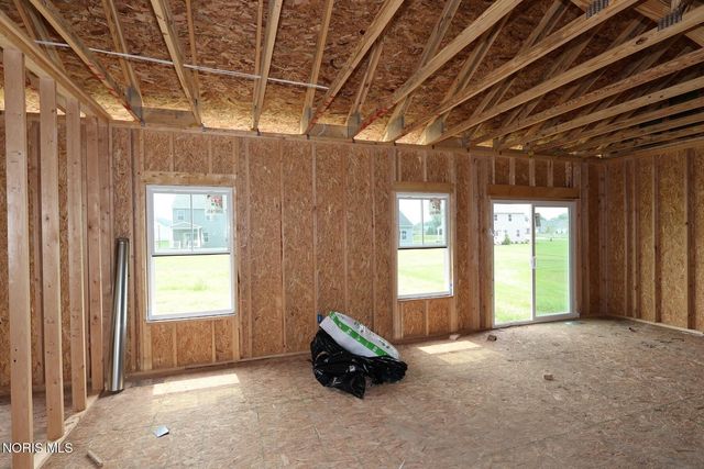 7741 Pilliod Road, Holland, OH 43528