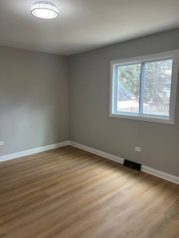 22 N 12th Street, St. Charles, IL 60174