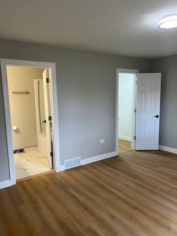 22 N 12th Street, St. Charles, IL 60174