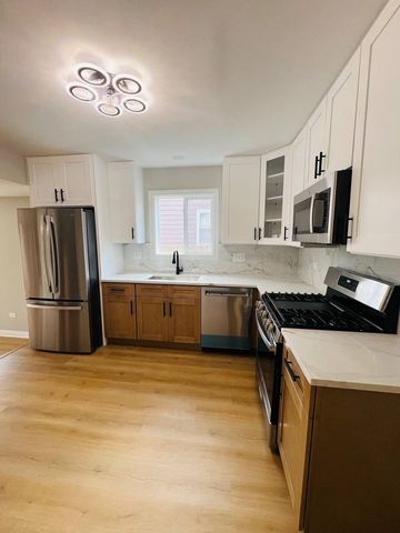 22 N 12th Street, St. Charles, IL 60174