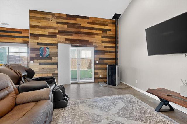 2161 Monterrey Road NE, Rio Rancho, NM 87144