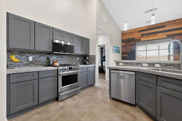 2161 Monterrey Road NE, Rio Rancho, NM 87144