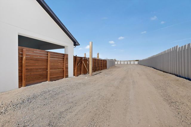2161 Monterrey Road NE, Rio Rancho, NM 87144