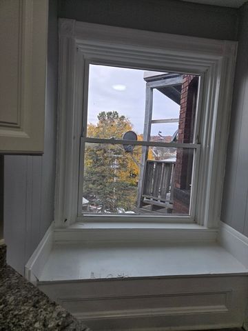 123 Walnut St 4L, Holyoke, MA 01040