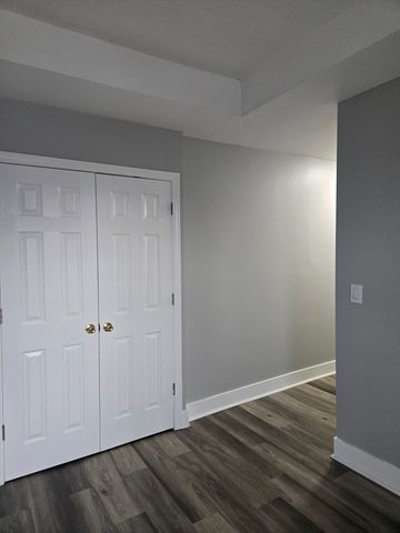 123 Walnut St 4L, Holyoke, MA 01040