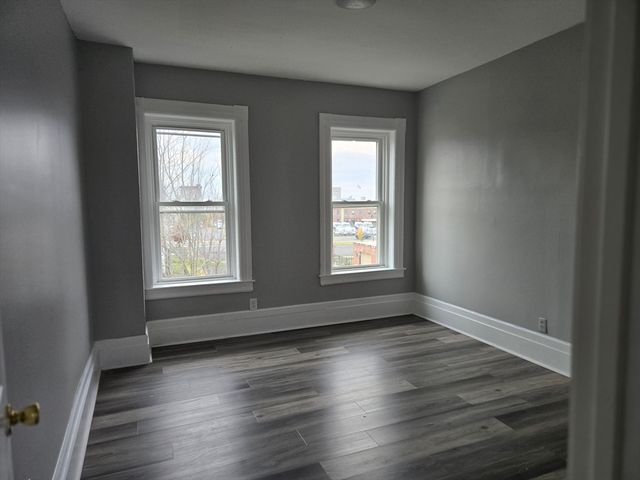 123 Walnut St 4L, Holyoke, MA 01040