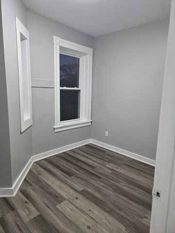 123 Walnut St 4L, Holyoke, MA 01040