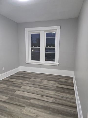 123 Walnut St 4L, Holyoke, MA 01040