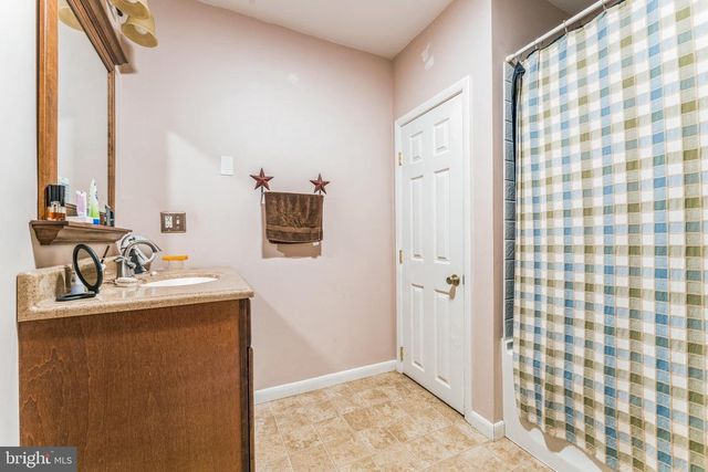 13 JOHNSONVILLE RD, Bangor, PA 18013