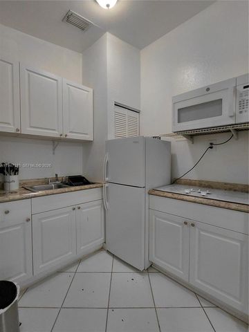 1050 NE 82nd St 1, Miami, FL 33138