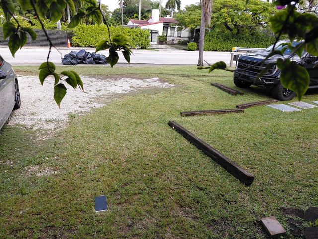 1050 NE 82nd St 1, Miami, FL 33138