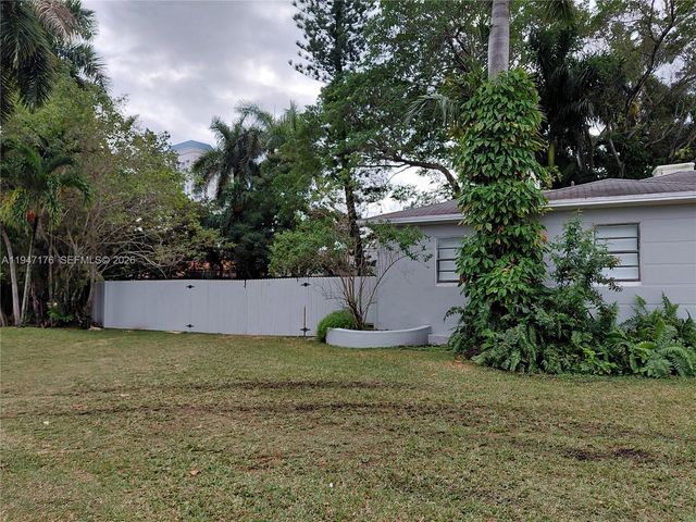 1050 NE 82nd St 1, Miami, FL 33138