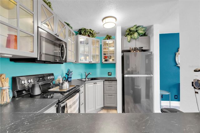 3315 58TH AVENUE S 315, St Petersburg, FL 33712