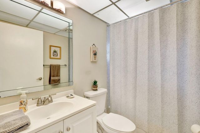 825 E Normandy R, Delray Beach, FL 33484