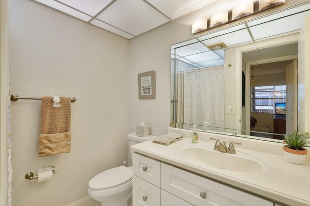 825 E Normandy R, Delray Beach, FL 33484