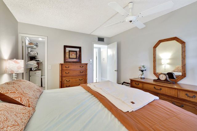 825 E Normandy R, Delray Beach, FL 33484
