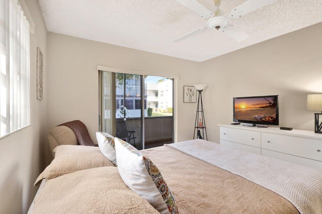 825 E Normandy R, Delray Beach, FL 33484