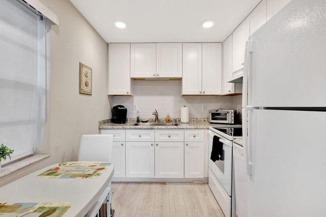 825 E Normandy R, Delray Beach, FL 33484