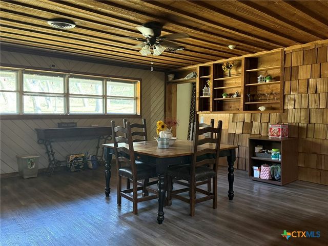 3221 W Avenue R, Temple, TX 76504