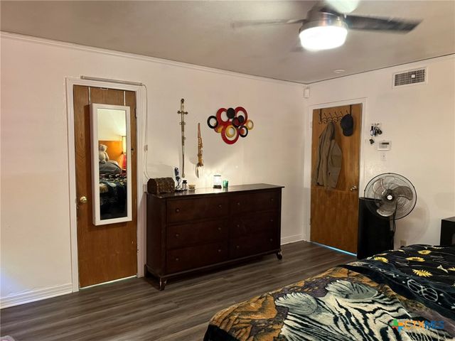 3221 W Avenue R, Temple, TX 76504