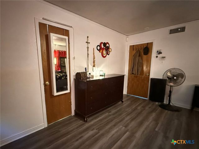 3221 W Avenue R, Temple, TX 76504