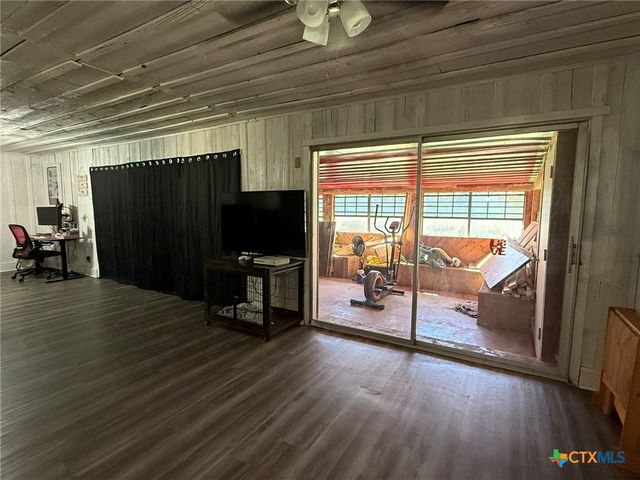 3221 W Avenue R, Temple, TX 76504