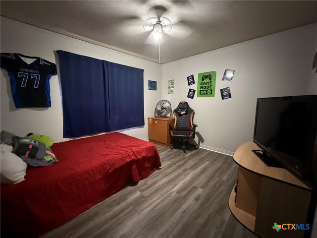 3221 W Avenue R, Temple, TX 76504