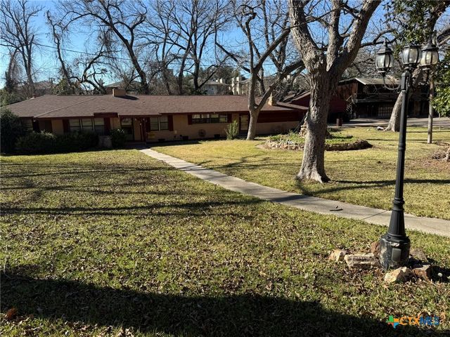 3221 W Avenue R, Temple, TX 76504