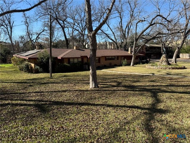 3221 W Avenue R, Temple, TX 76504