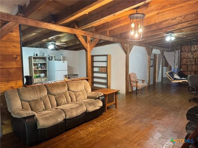 3221 W Avenue R, Temple, TX 76504