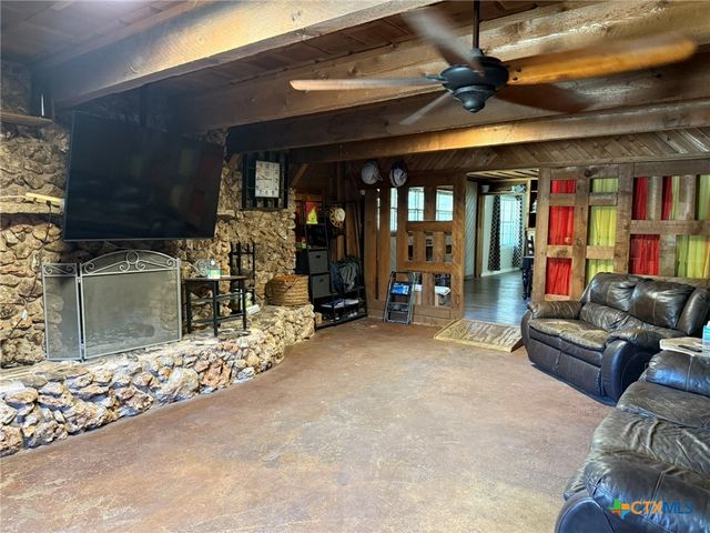 3221 W Avenue R, Temple, TX 76504