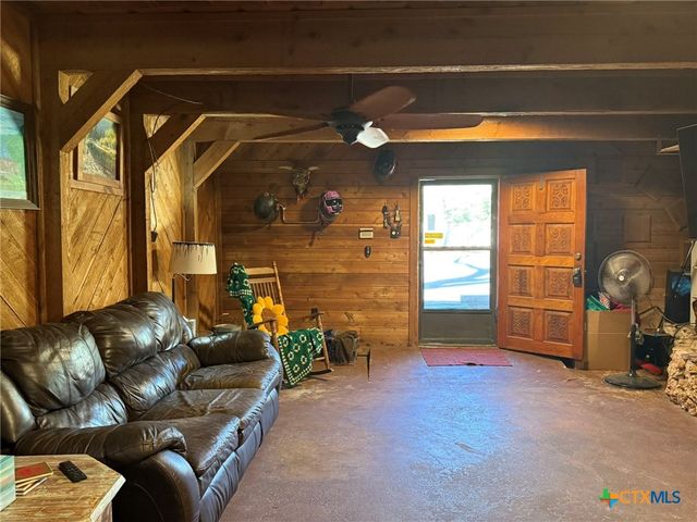 3221 W Avenue R, Temple, TX 76504