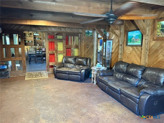 3221 W Avenue R, Temple, TX 76504