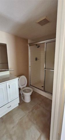 251 SW 132nd Way 417H, Pembroke Pines, FL 33027