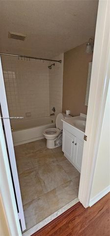 251 SW 132nd Way 417H, Pembroke Pines, FL 33027