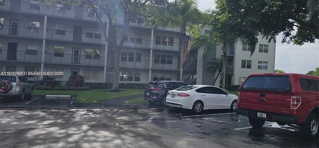251 SW 132nd Way 417H, Pembroke Pines, FL 33027
