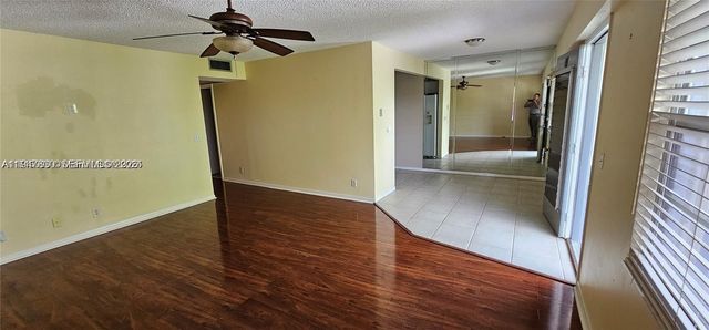 251 SW 132nd Way 417H, Pembroke Pines, FL 33027