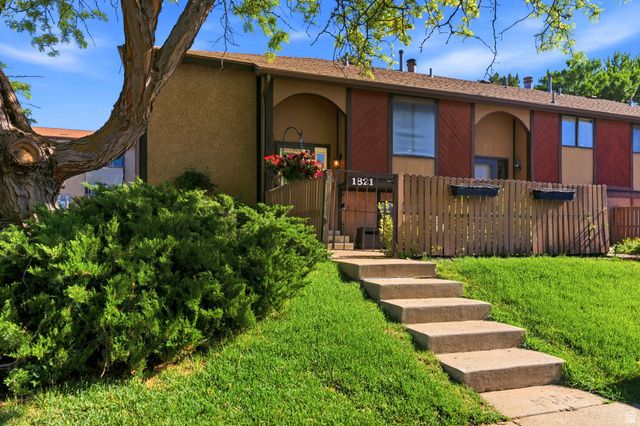 1821 E 5650 S, South Ogden, UT 84403