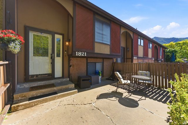 1821 E 5650 S, South Ogden, UT 84403