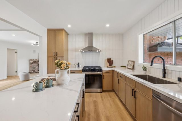 1573 Daniels Drive, San Leandro, CA 94577