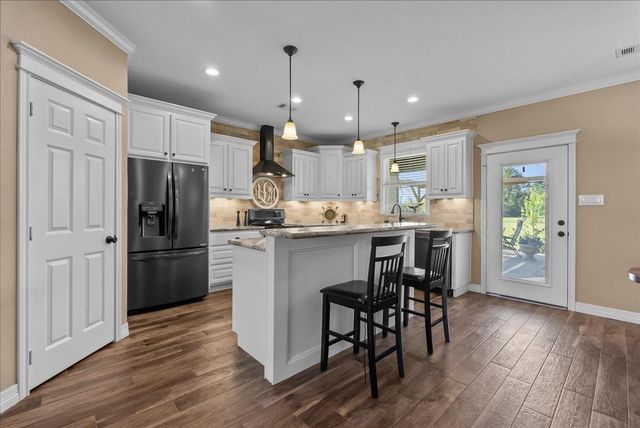 4810 14th Street, Dickinson, TX 77539