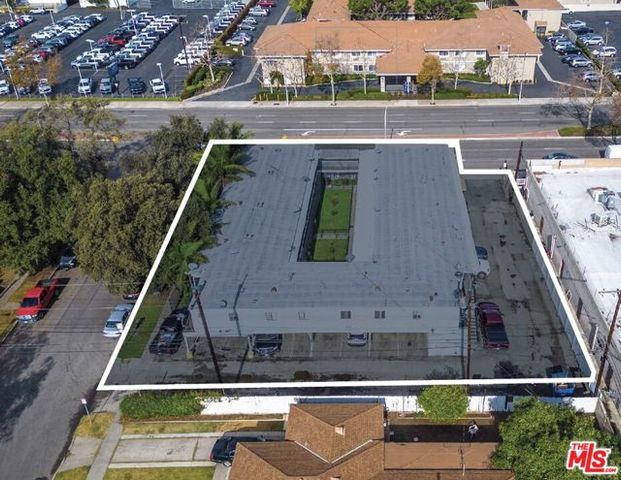 902 E 17th Street, Santa Ana, CA 92701