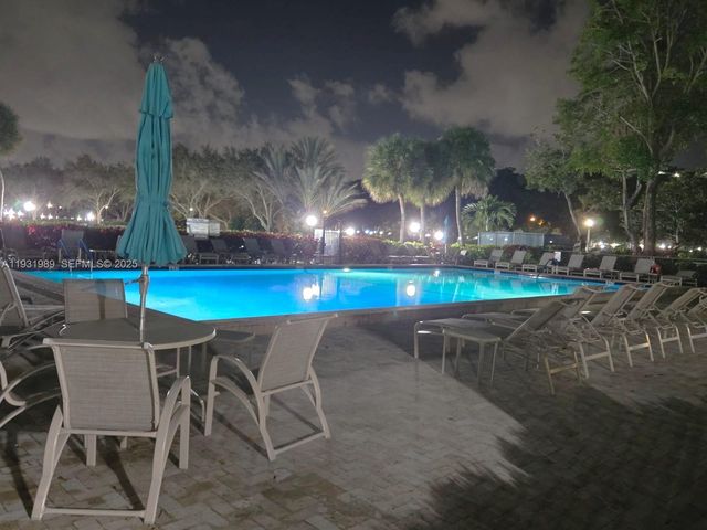 3100 N Palm Aire Dr 102, Pompano Beach, FL 33069