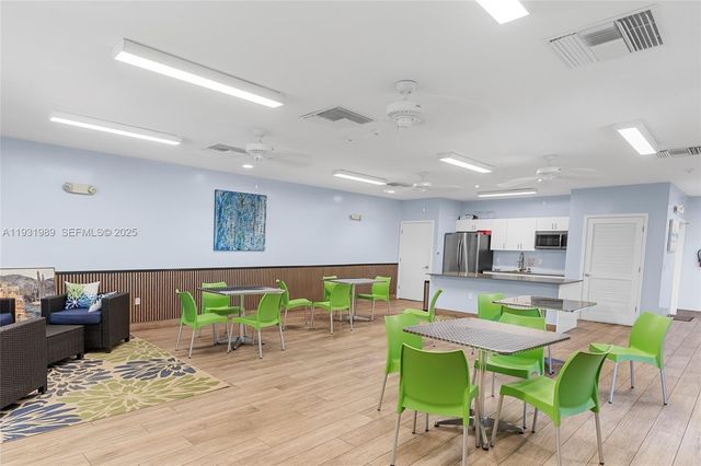 3100 N Palm Aire Dr 102, Pompano Beach, FL 33069