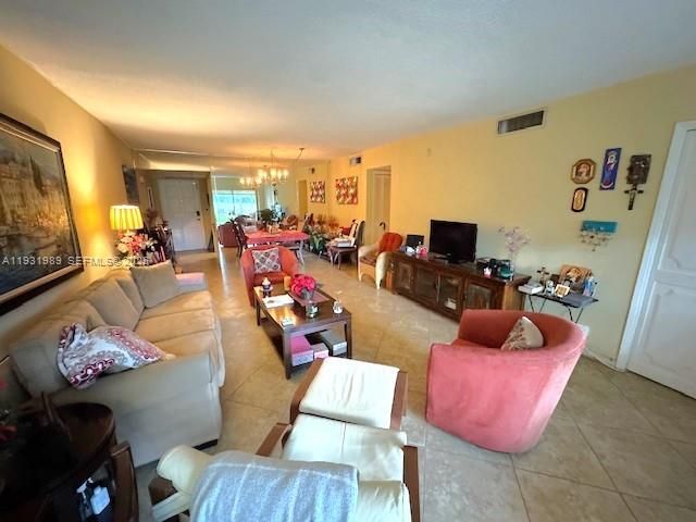 3100 N Palm Aire Dr 102, Pompano Beach, FL 33069