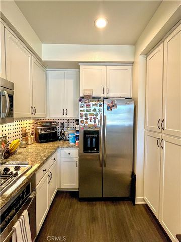 21301 Erwin Street 449, Woodland Hills, CA 91367