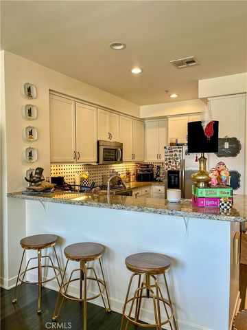 21301 Erwin Street 449, Woodland Hills, CA 91367