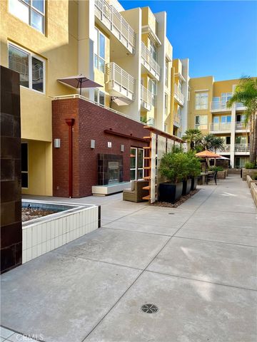 21301 Erwin Street 449, Woodland Hills, CA 91367
