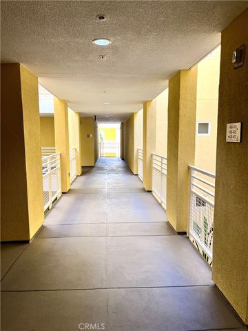 21301 Erwin Street 449, Woodland Hills, CA 91367